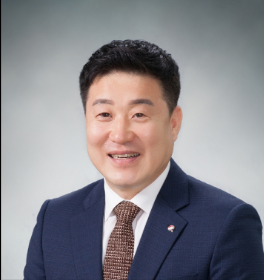 캡처(경남미협새당선자 이상헌53세).PNG