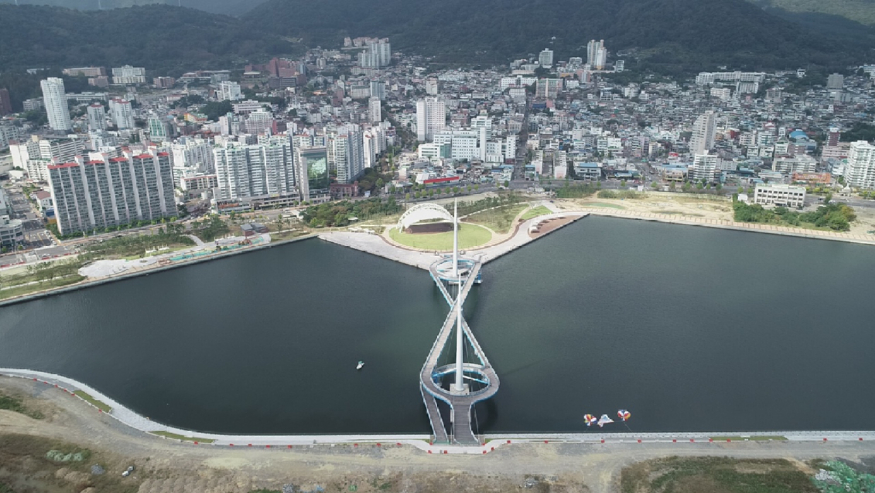 시민들이 뽑은 2021년 창원시를 빛낸 10대 뉴스(공보관) (5).jpg