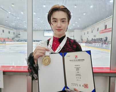 사본 -1.24(김해시민스포츠센터 피겨팀, 전국동계체육대회 4회 연속 메달 ‘쾌거’)1.김아론 선수.jpg