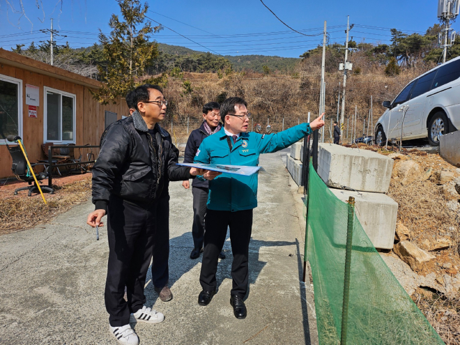 마산합포구청장, 진동 주도 소하천 현장점검(마산합포구 행정과)_ (1).jpg