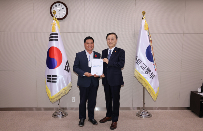 251105 주종섭 의원 국토교통부장관에 여수-순천 고속도로 건설 건의1.jpg