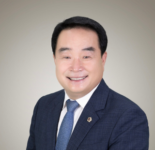 251110 최무경 의원, 증명사진.jpg