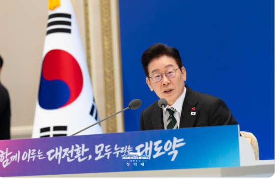 캡처 신년기자회견모습 26.1.PNG