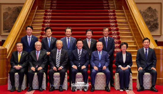 캡처 청와대 민주당 고문 기념 사진.PNG