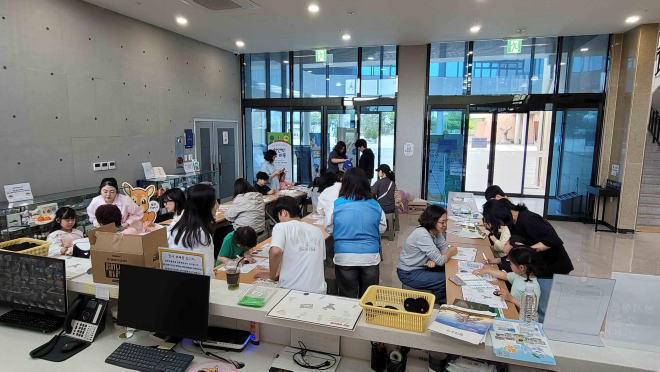 0420 2026년 함안박물관 교육프로그램 체험객 첫 마중_교육프로그램 진행 현장사진(함안박물관 제2전시관 1층 로비).jpg
