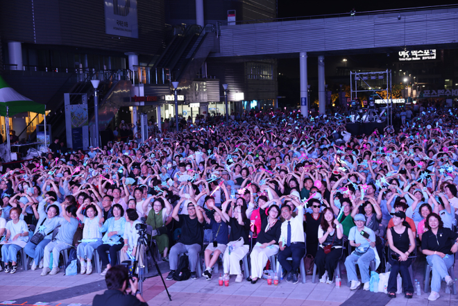 1-1 2026여수세계섬박람회 D-50, 한류 열기로 ‘붐업’… ‘YEOSU with MyK FESTA’ 성료.jpg