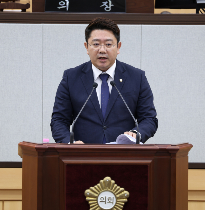 최정필 이미지.jpg